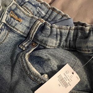 Boys New Old Navy straight build in flex size 16/30 in seam